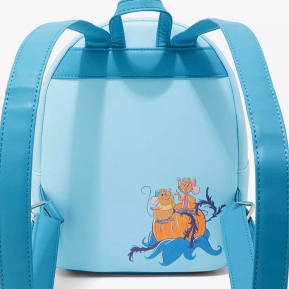New Loungefly Disney Combo Backpack + Ears Headban Cinderella Castle. - Picture 5 of 11